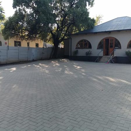 Guest Suites On Connor Bloemfontein Bagian luar foto