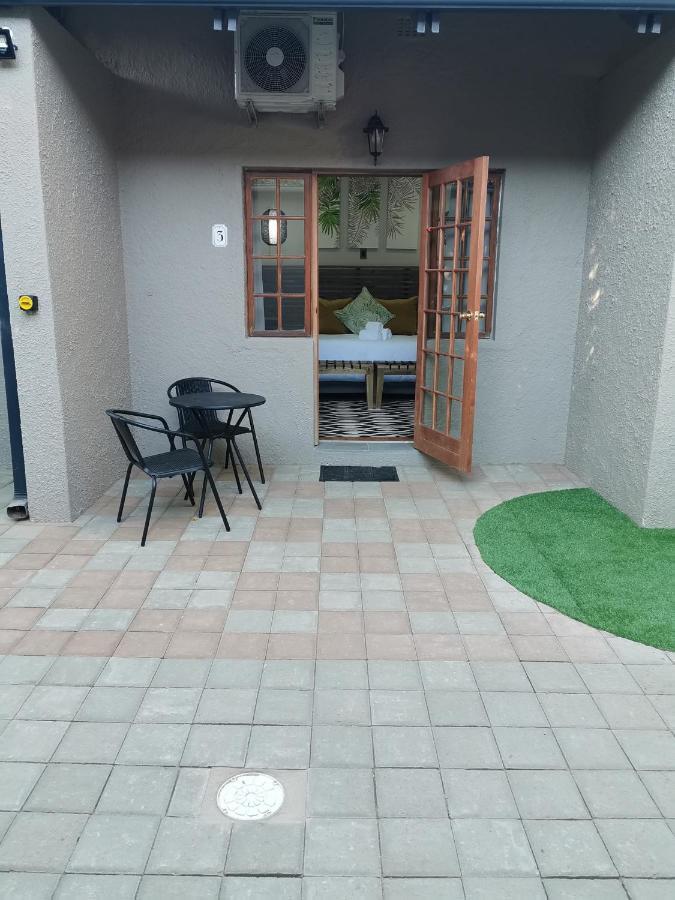 Guest Suites On Connor Bloemfontein Bagian luar foto