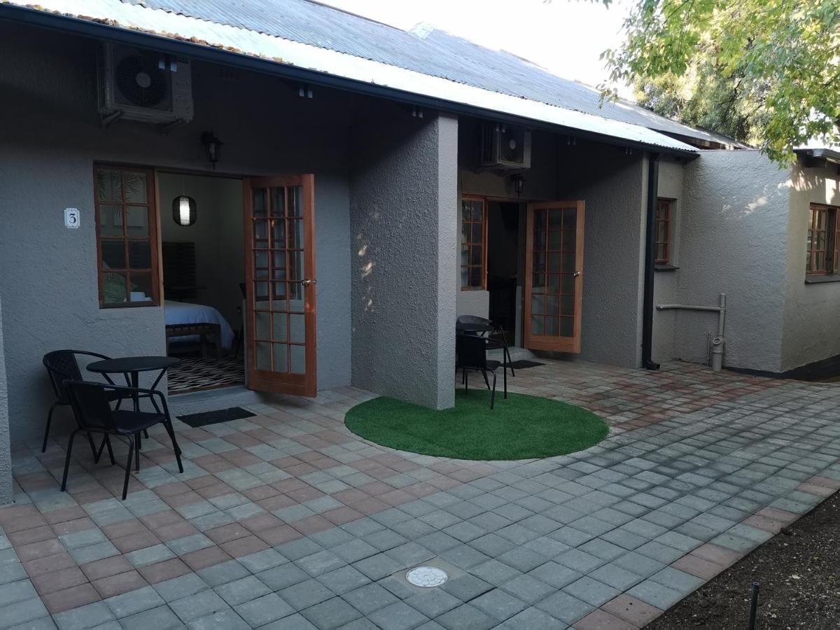 Guest Suites On Connor Bloemfontein Bagian luar foto